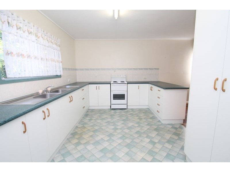 5 Burrows Street, West Gladstone QLD 4680