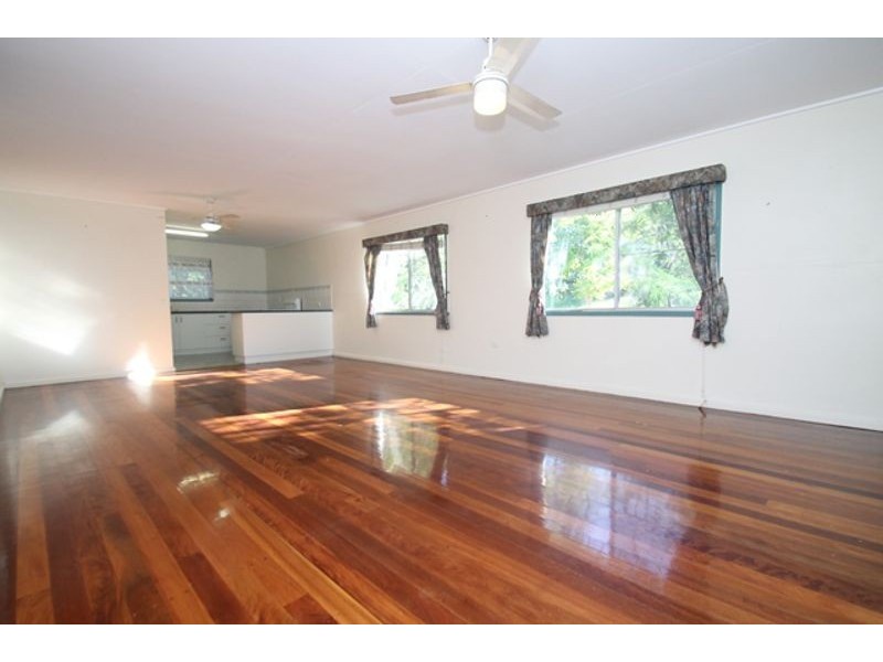 5 Burrows Street, West Gladstone QLD 4680