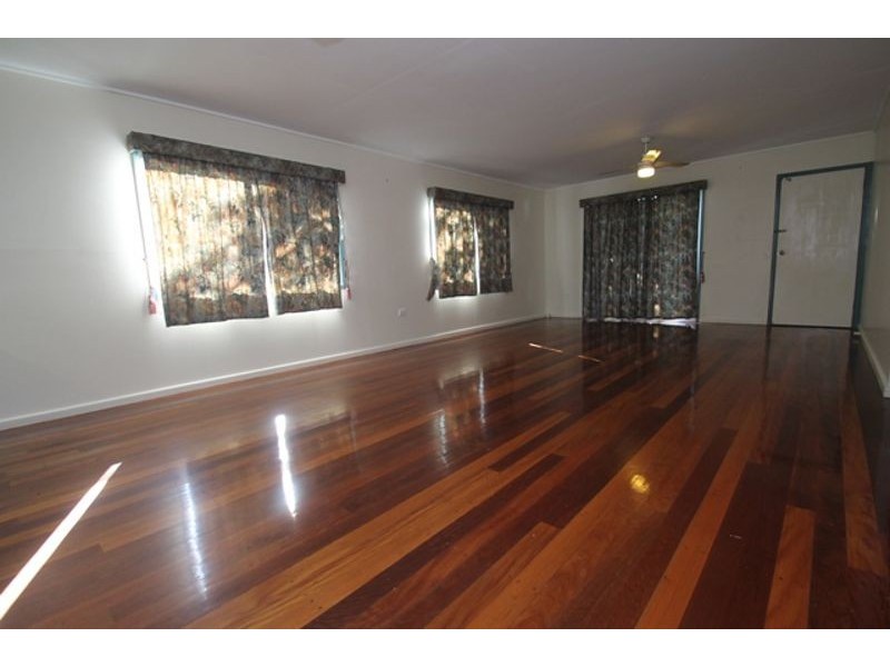 5 Burrows Street, West Gladstone QLD 4680
