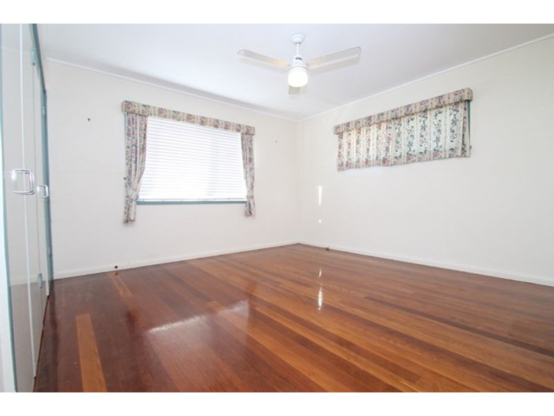 5 Burrows Street, West Gladstone QLD 4680