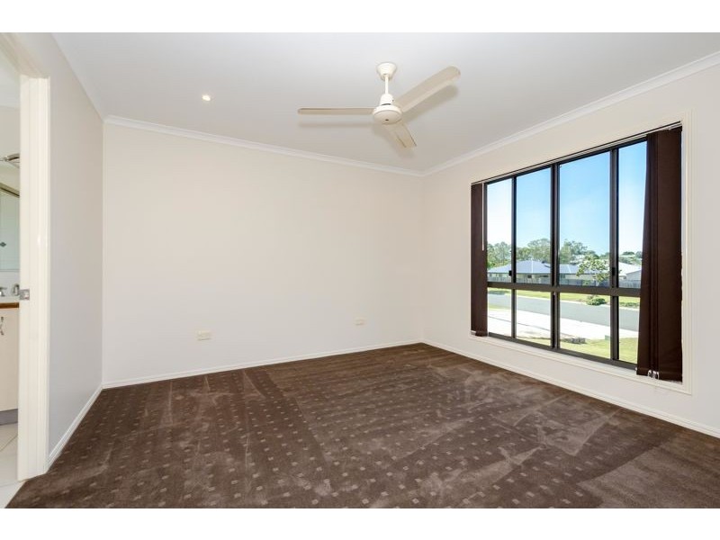 34 Skyline Drive, New Auckland QLD 4680