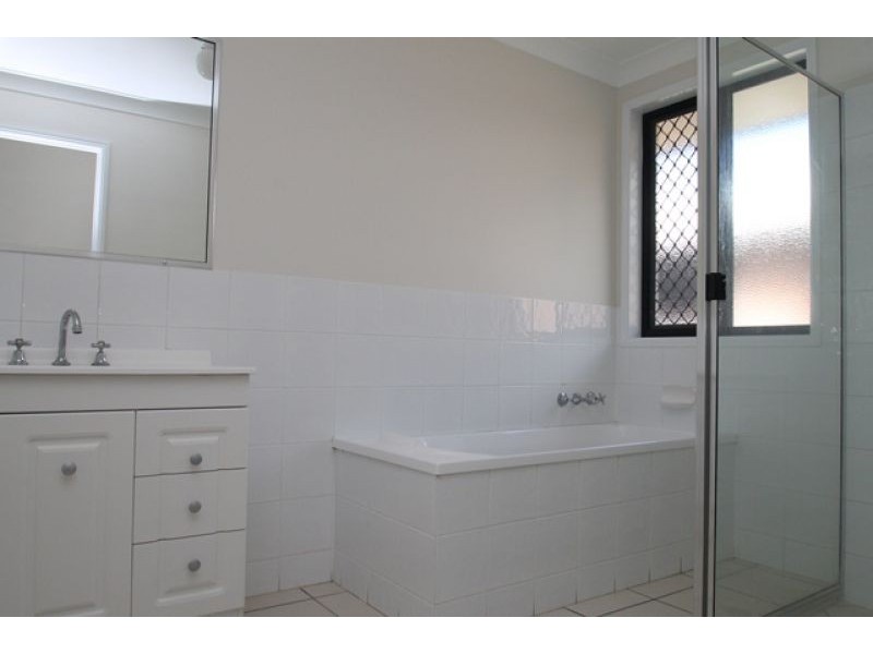 52 Col Brown Avenue, Clinton QLD 4680