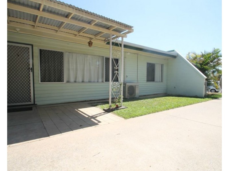 2/17 Smith Street, West Gladstone QLD 4680