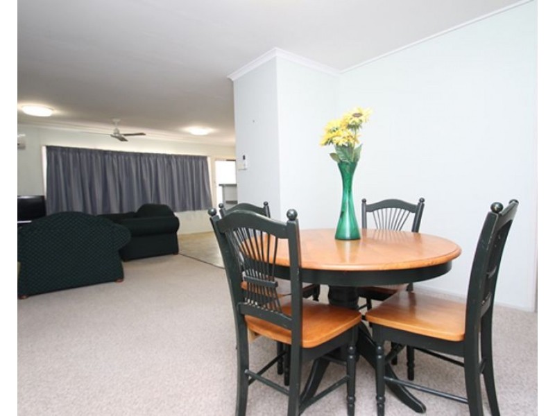 2/17 Smith Street, West Gladstone QLD 4680