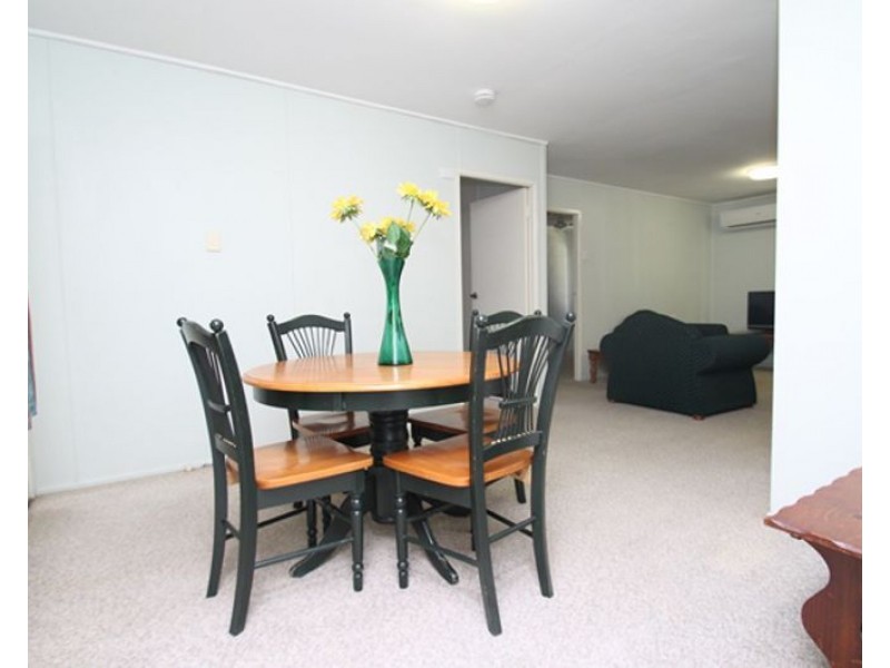 2/17 Smith Street, West Gladstone QLD 4680