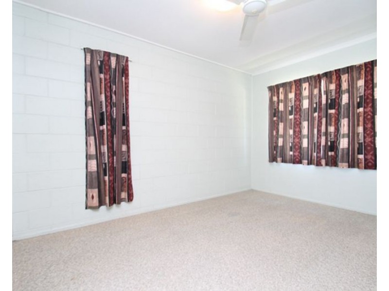 2/17 Smith Street, West Gladstone QLD 4680