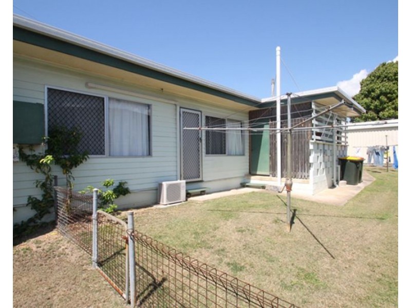 2/17 Smith Street, West Gladstone QLD 4680