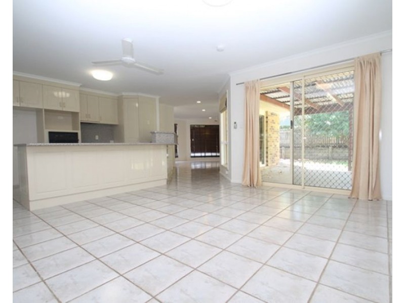 30 Clarance Drive, New Auckland QLD 4680