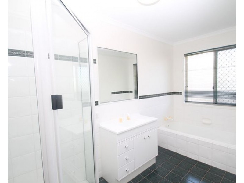 30 Clarance Drive, New Auckland QLD 4680