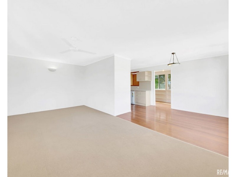 15 Campbell Street, Clinton QLD 4680