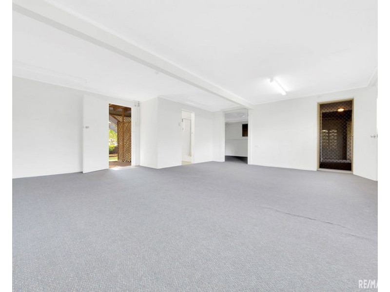 15 Campbell Street, Clinton QLD 4680