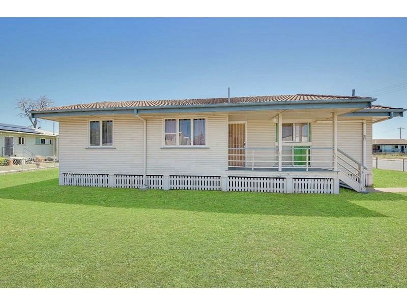 1 Moura Crescent, Barney Point QLD 4680