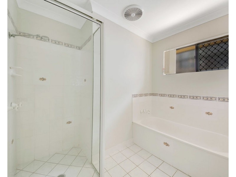 17 Saxonvale Court, New Auckland QLD 4680