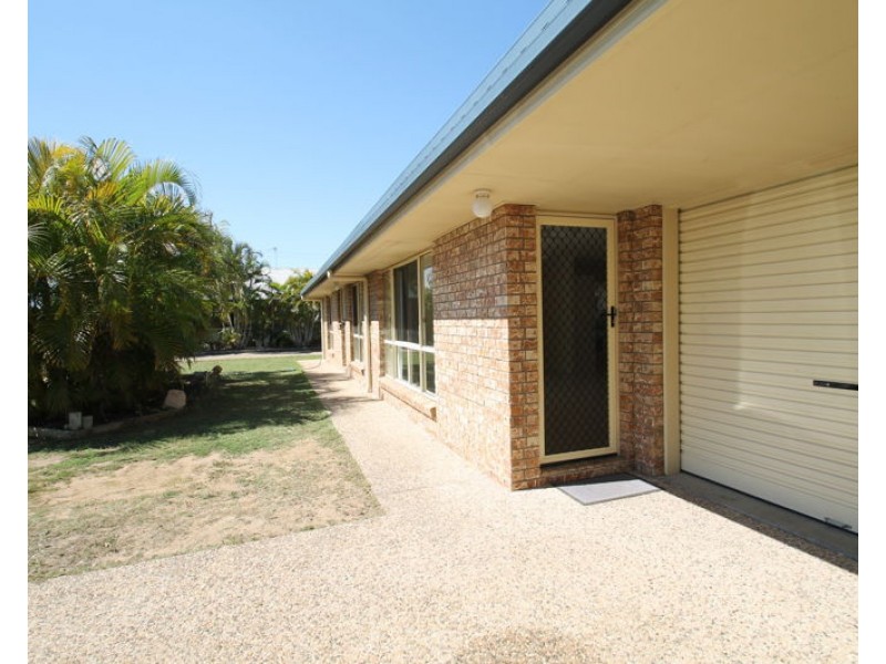 1/24 Beak Street, New Auckland QLD 4680