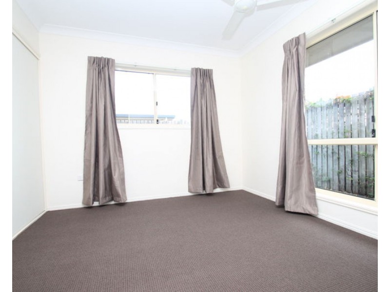 1/24 Beak Street, New Auckland QLD 4680