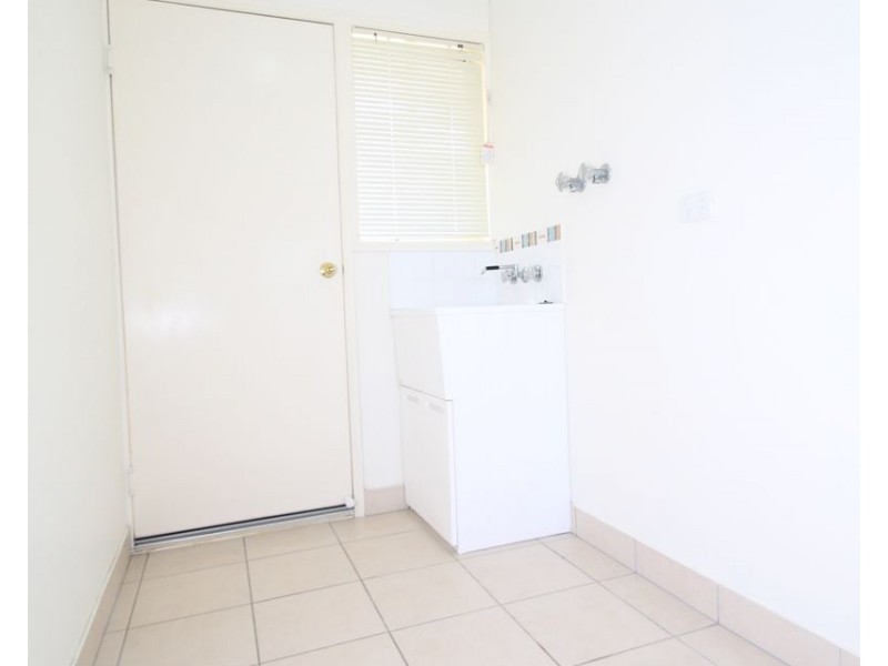 1/24 Beak Street, New Auckland QLD 4680