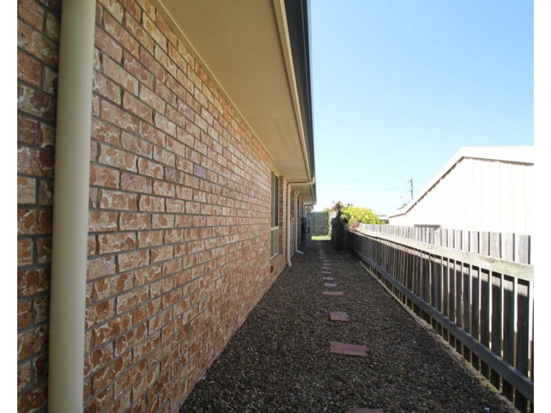 1/24 Beak Street, New Auckland QLD 4680