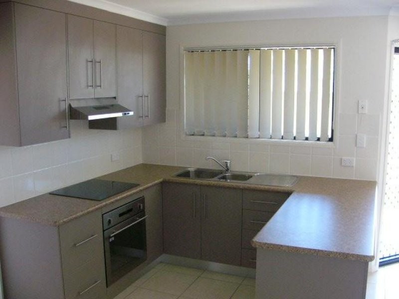 2/1 Valley Vista Court, West Gladstone QLD 4680