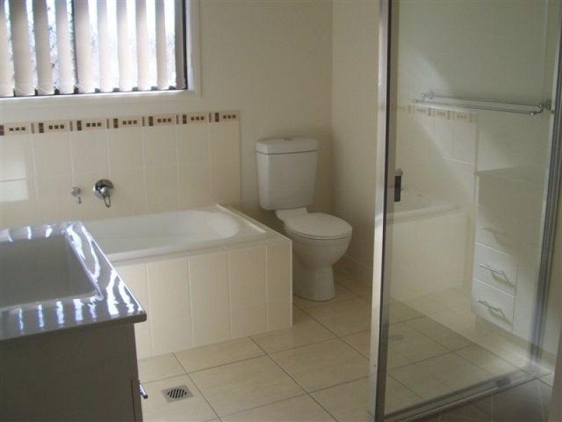 2/1 Valley Vista Court, West Gladstone QLD 4680