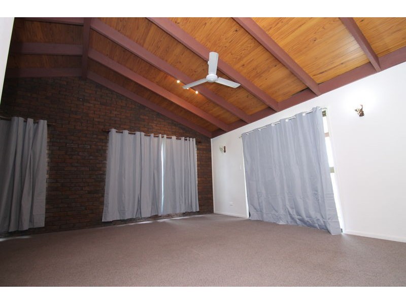 4 Gretel Drive, Clinton QLD 4680