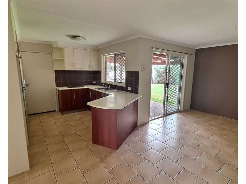 3 Fairbairn Place, Clinton QLD 4680