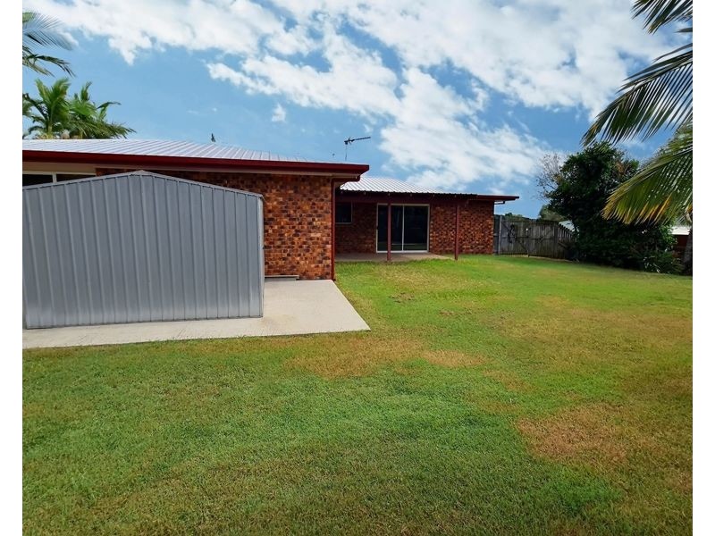 3 Fairbairn Place, Clinton QLD 4680