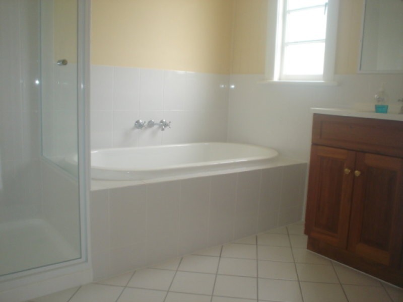 26 Boles Street, West Gladstone QLD 4680