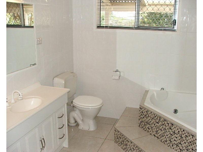 23 Herbertson Street, West Gladstone QLD 4680