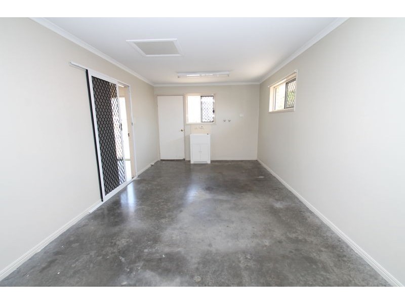 1/63 Penda Avenue, New Auckland QLD 4680