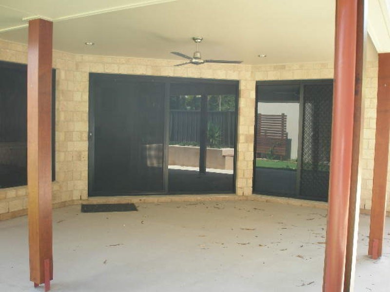 4 Lauren Court, South Gladstone QLD 4680