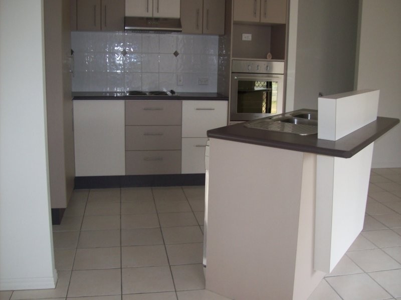 13 Linhow Crescent, Clinton QLD 4680