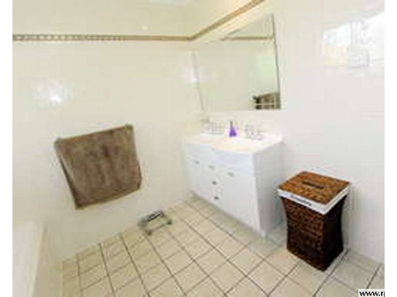 21 Saturn Crescent, Telina QLD 4680