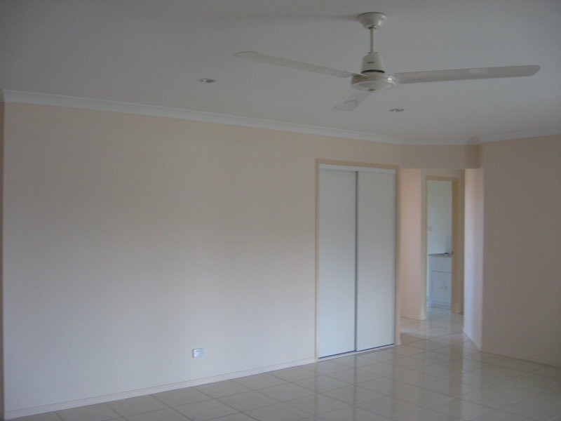 33 Koowin Drive, Kirkwood QLD 4680