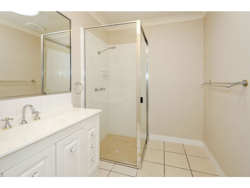 2/23 Shaw Street, New Auckland QLD 4680