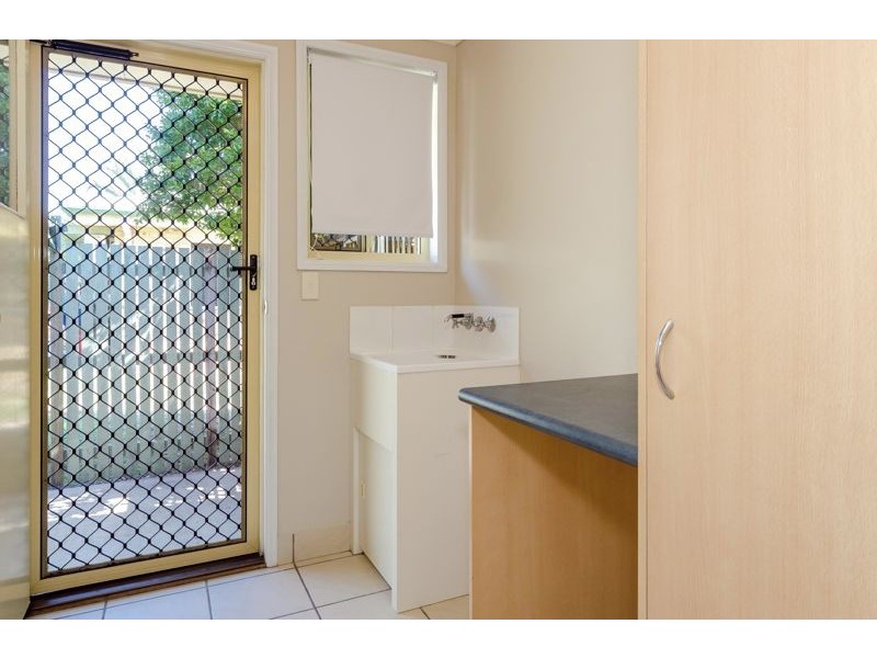 2/23 Shaw Street, New Auckland QLD 4680