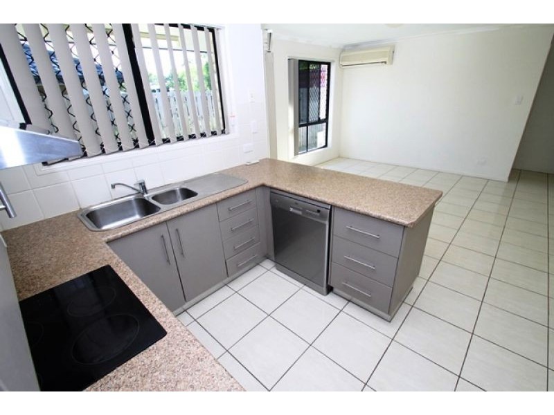 2/1 Valley Vista Court, West Gladstone QLD 4680