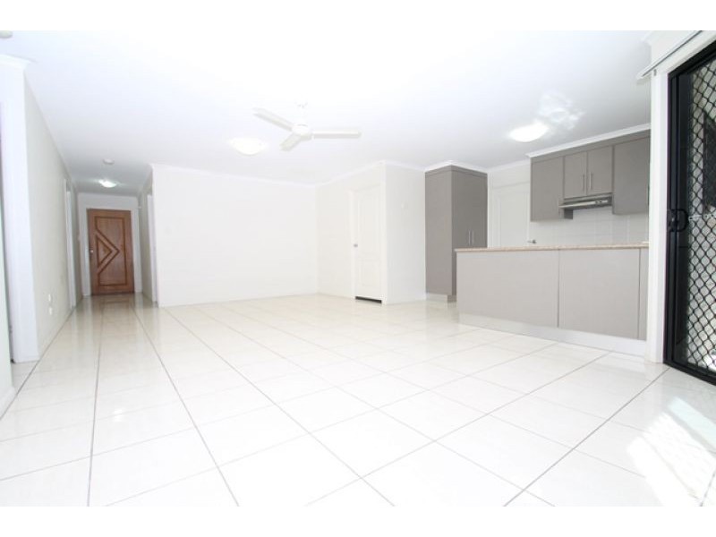 2/1 Valley Vista Court, West Gladstone QLD 4680