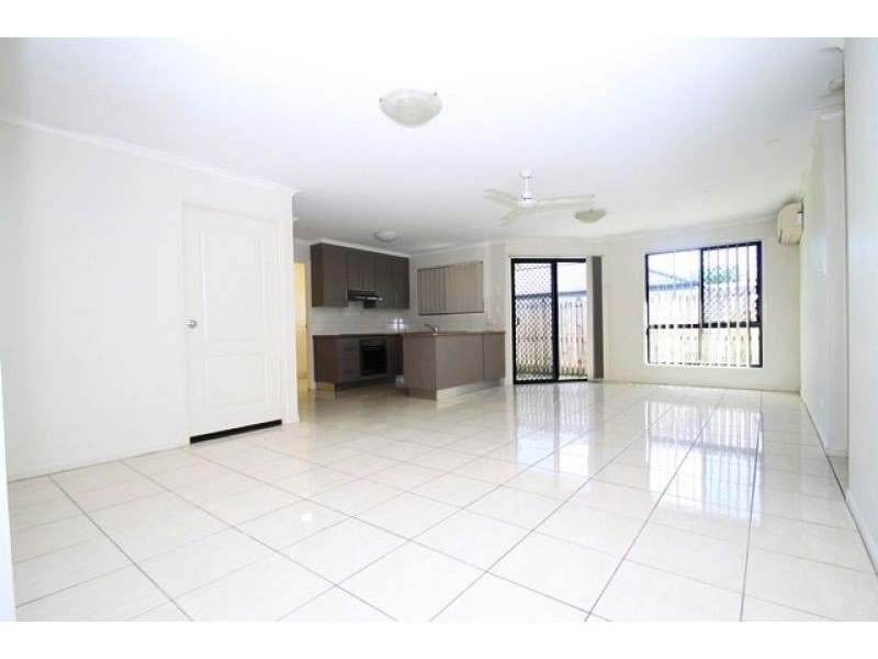 2/1 Valley Vista Court, West Gladstone QLD 4680
