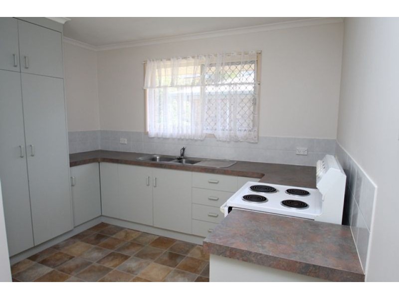 6A Kerry Court, New Auckland QLD 4680