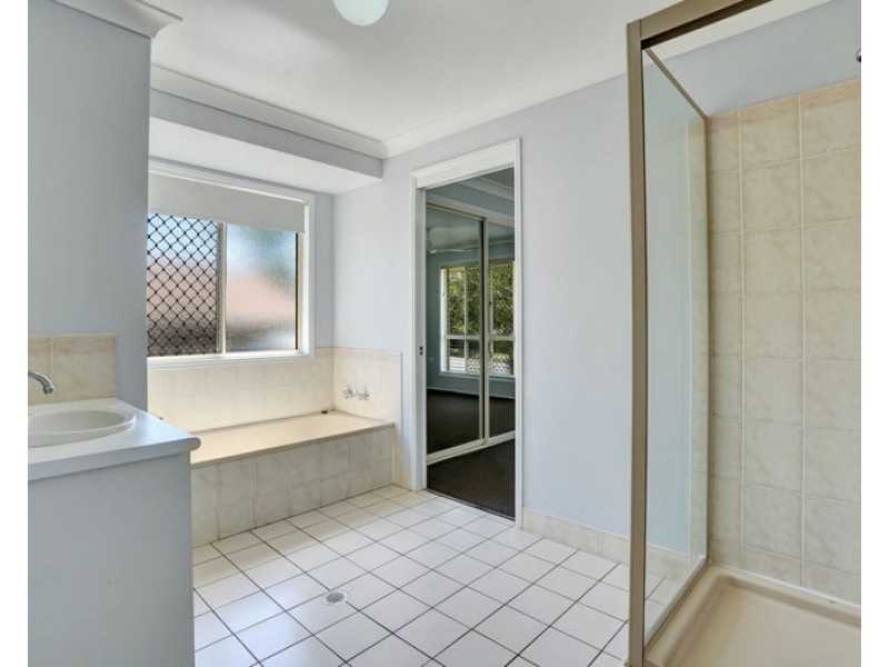 55 Penda Avenue, New Auckland QLD 4680