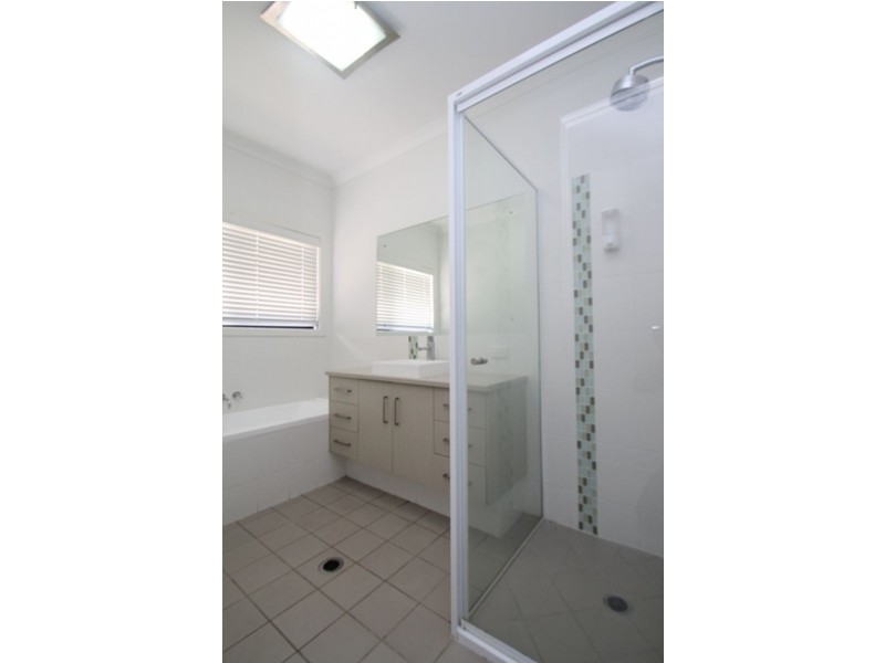 180 J Hickey Avenue, Clinton QLD 4680