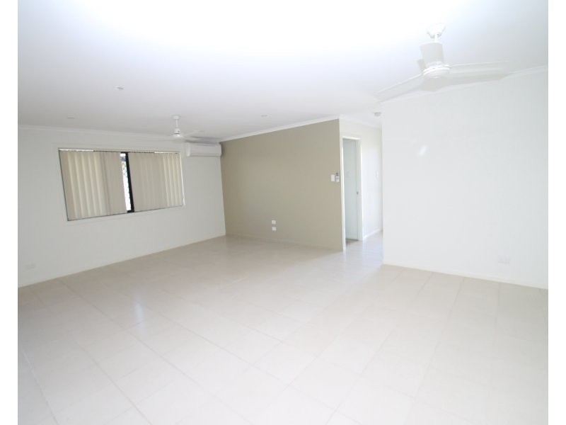 3 Larcom Rise, West Gladstone QLD 4680