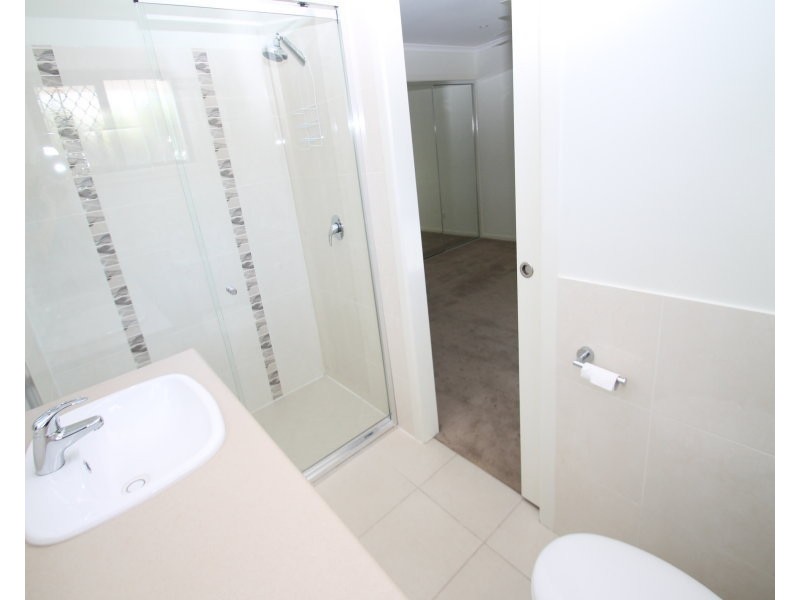 3 Larcom Rise, West Gladstone QLD 4680
