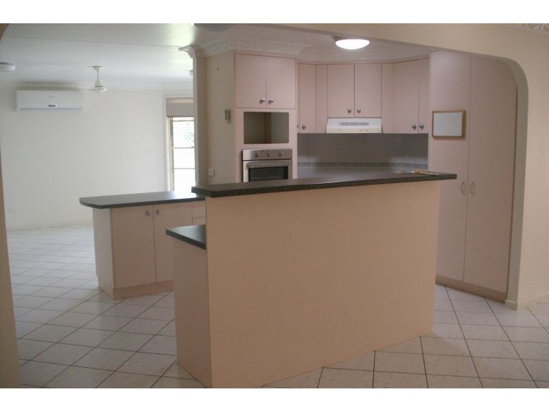 6 Selwyn Close, Telina QLD 4680