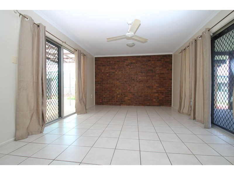 31 Cockatoo Drive, New Auckland QLD 4680