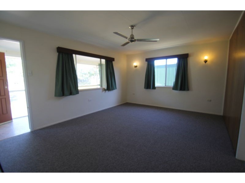 25 Grayson Street, West Gladstone QLD 4680