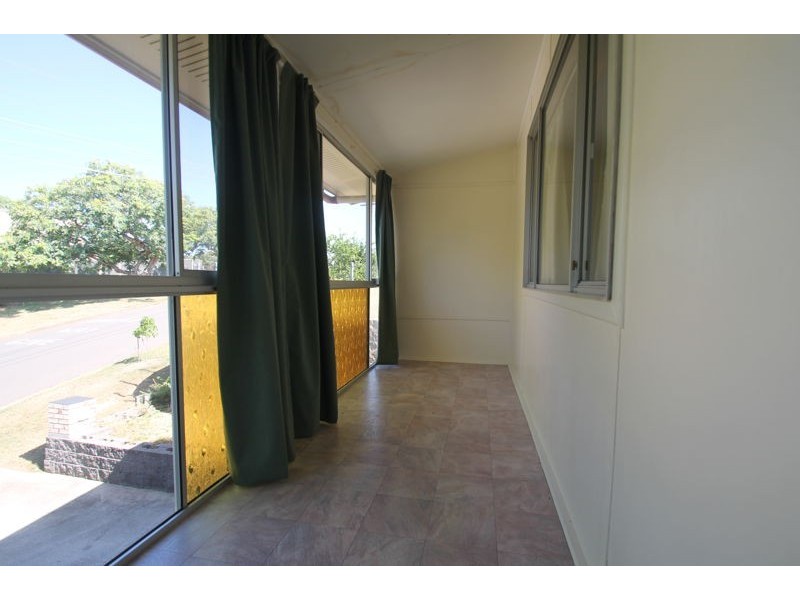 25 Grayson Street, West Gladstone QLD 4680