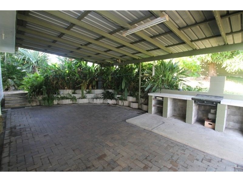 12 Wilkins Street, West Gladstone QLD 4680