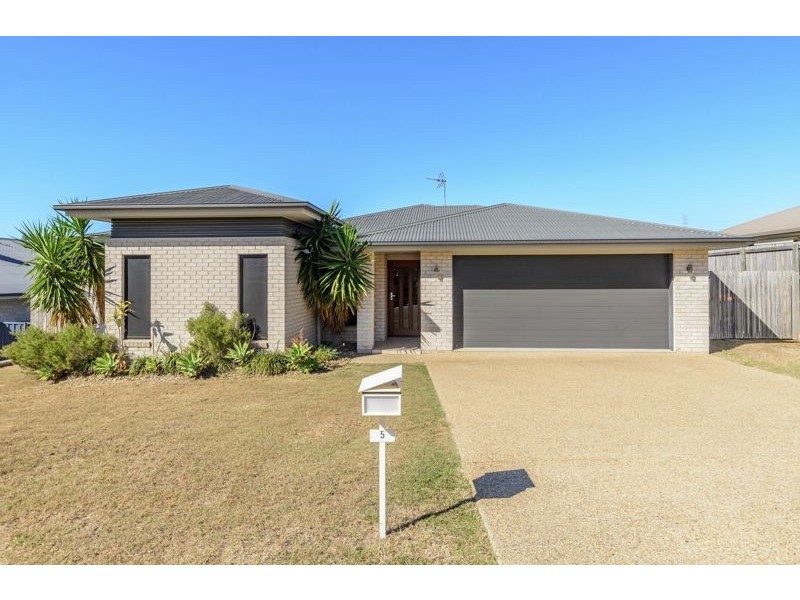 5 Spence Court, Kirkwood QLD 4680