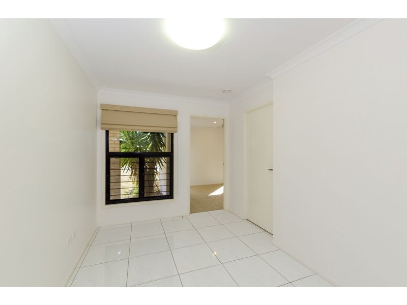 5 Spence Court, Kirkwood QLD 4680